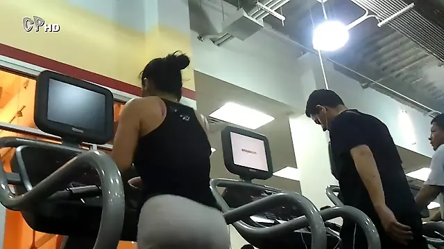gym big booty latina 2