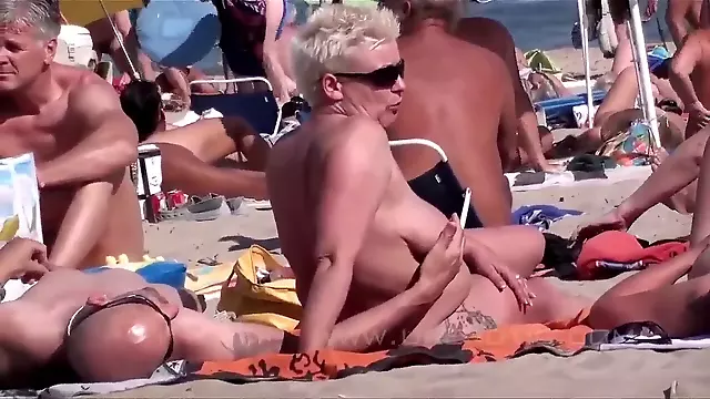 En La Playa De Nudismo, Playa Nudista, Adolescentes En La Playa, Desnudas, Adolecentes Desnudas