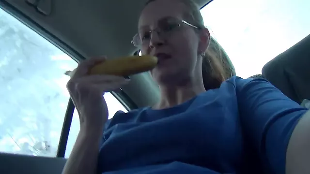 Pussy toy, banana in pussy