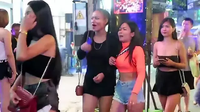 Asia Sex Tourist Picks Up Thai Hookers!