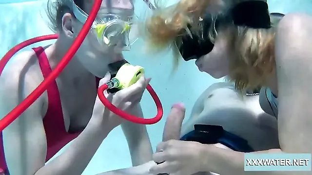 Fucking, underwatershow