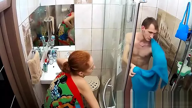 Abigail & Sam take a shower, BATHROOM : show tv : RealLifeCam