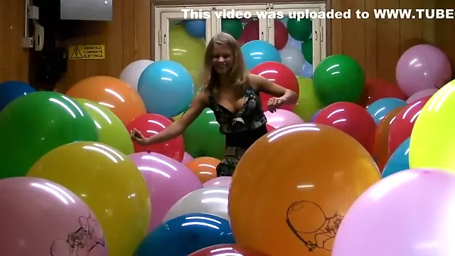 Italoon - Irisha with a room of balloons